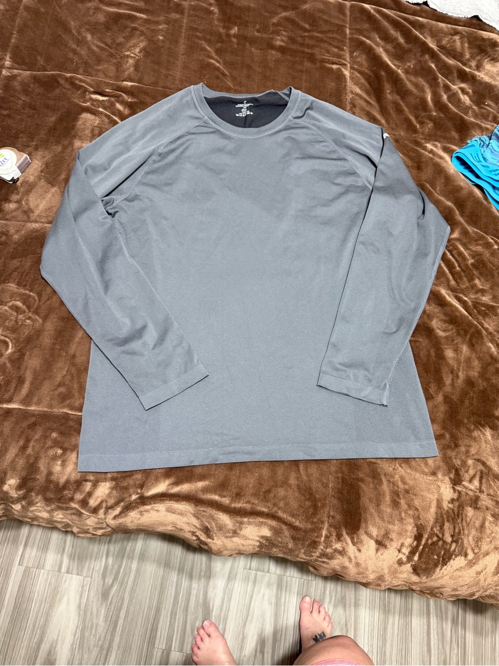 Mens size xxl Fabletics  Long-Sleeve Crewneck Shirt - Gray